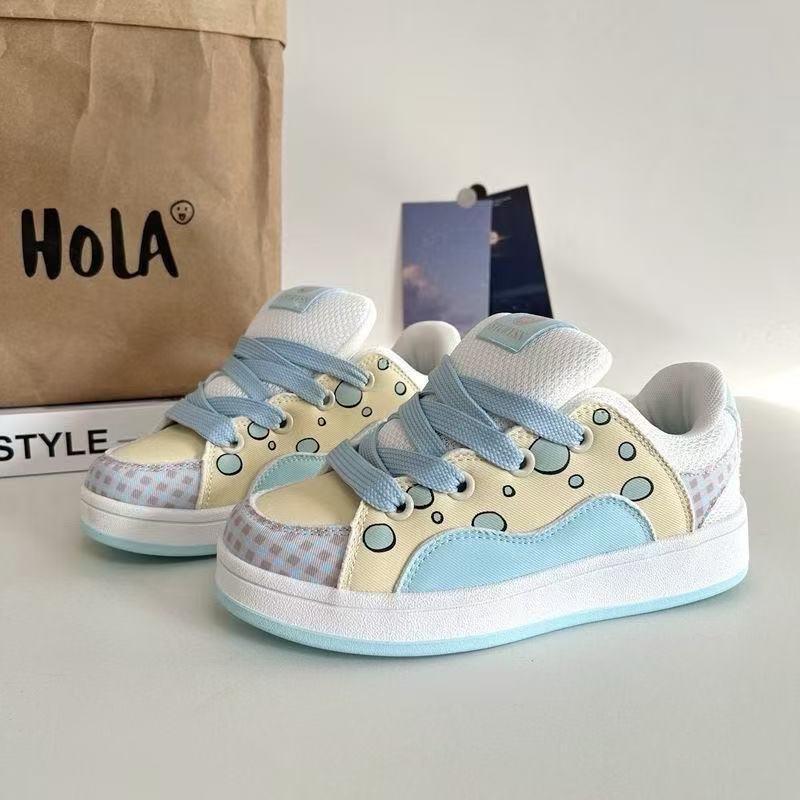 Damen Sneaker mit verspieltem Design und atmungsaktiver Obermaterialkombination EB