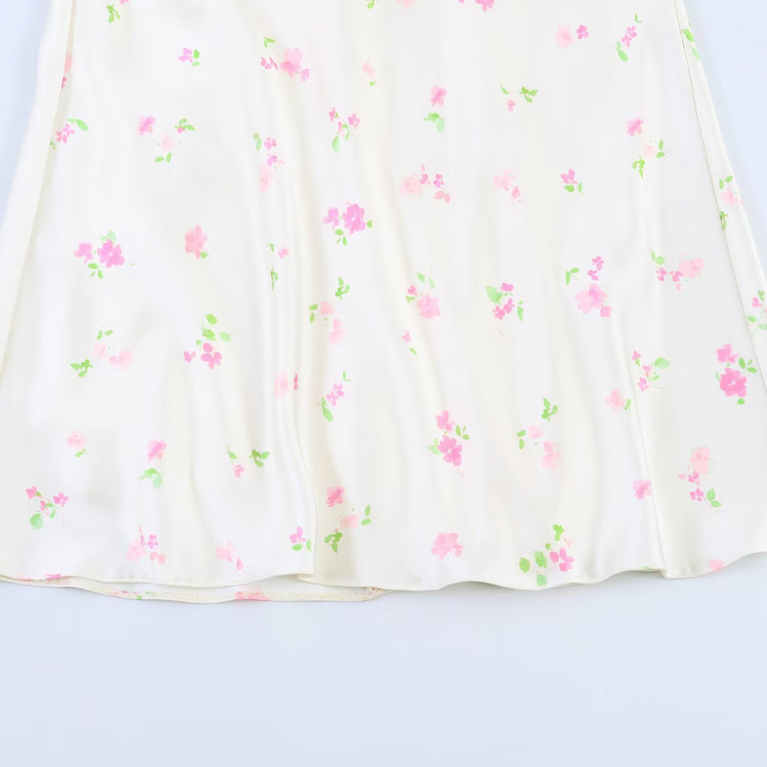 Damen Maxikleid mit offenem Rücken und zarten Blumenmustern EB