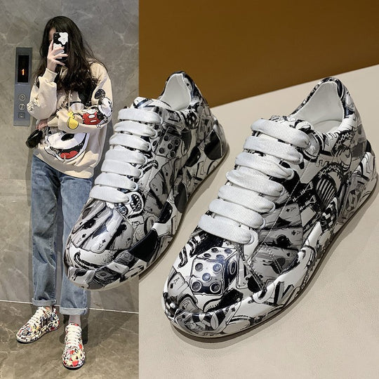 Damen Sneakers im bunten Comic-Design mit rutschfester Sohle EB