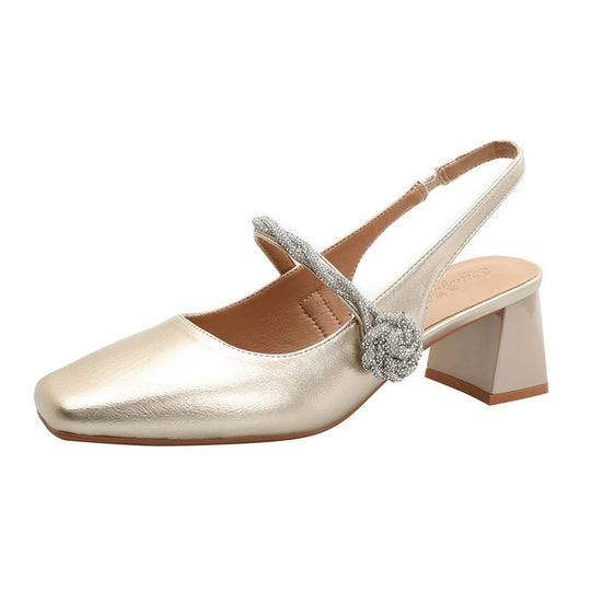 Damen Slingback-Pumps mit elegantem Glanz und dekorativem Riemen EB