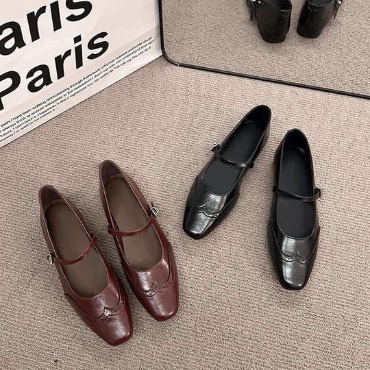 Damen Elegante Ballerinas mit komfortablem Riemchen und feiner Brogue-Verzierung EB