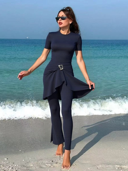 Damen eleganter Schwimmanzug mit asymmetrischem Rock und figurbetonendem Design EB
