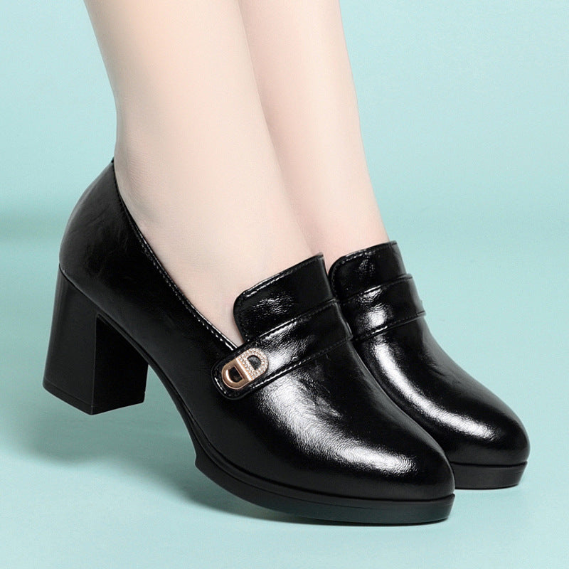 Damen elegante Pumps mit modischem Verschlussdetail EB