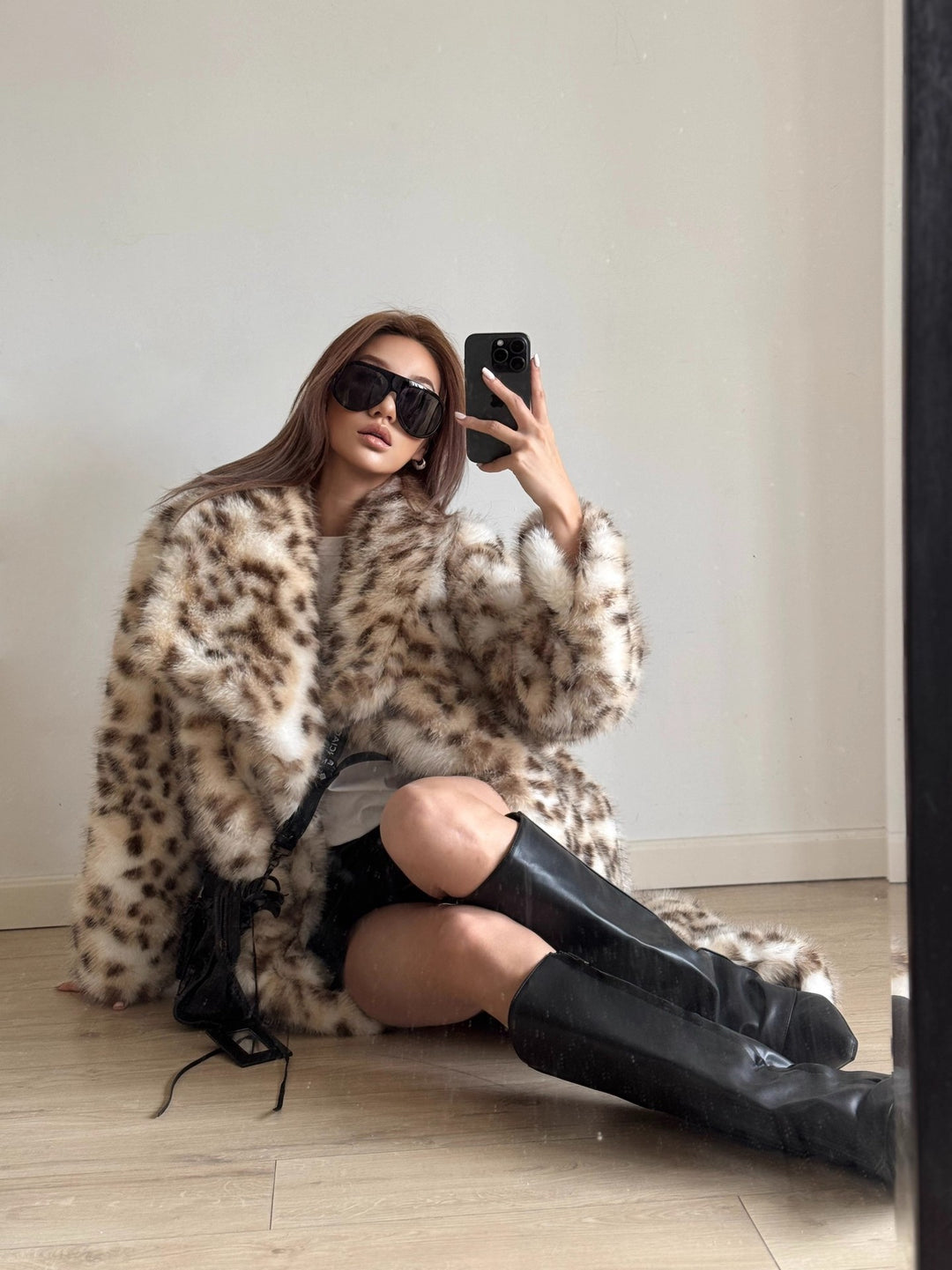 Damen Eleganter Kunstfellmantel mit animalischem Muster EB