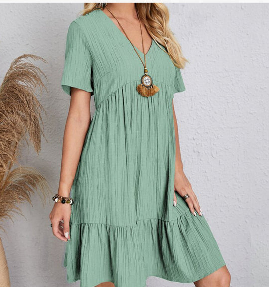 Damen Sommerliches Freizeitkleid mit V-Ausschnitt und Rüschensaum EB