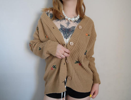 Damen Strickjacke mit buntem Blumenstickereien EB