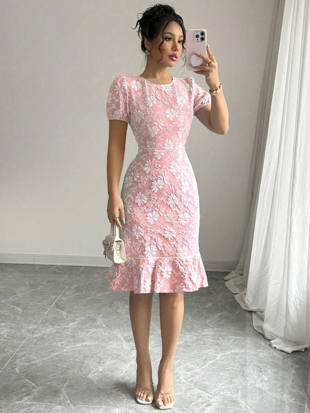 Damen Midi-Kleid mit floralen Applikationen und voluminösen Ärmeln EB