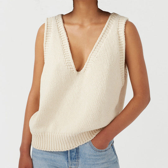Damen stylischer Stricktop mit tiefem V-Ausschnitt und breiten Trägern EB