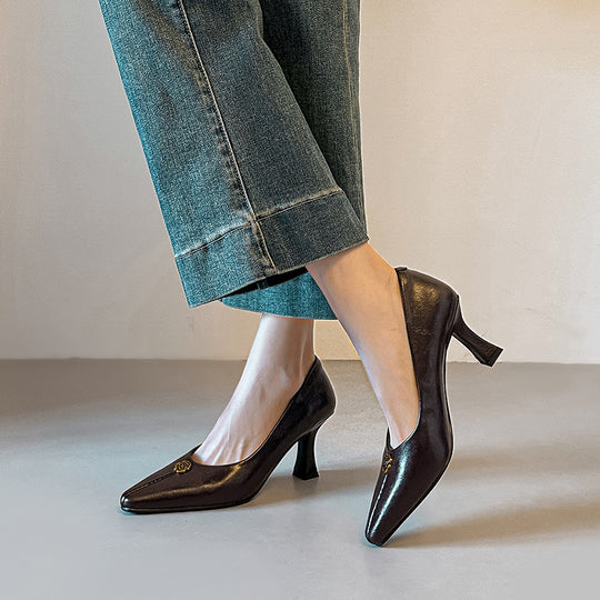 Damen Elegante spitze Pumps mit dekorativem Detail EB