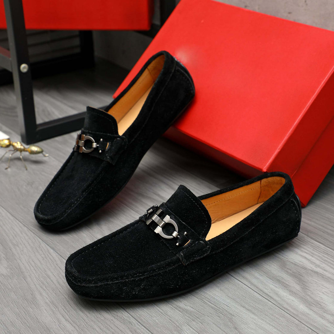 Damen Mokassin mit elegantem Zierdetail und hochwertiger Wildlederoberfläche EB