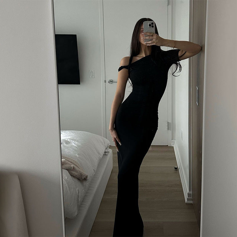 Damen Elegantes und figurbetontes Maxikleid mit zartem Schulterdesign EB