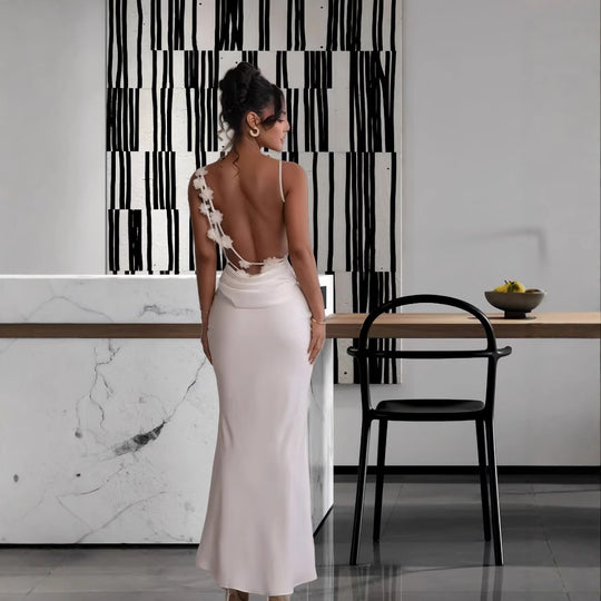 Damen Elegantes Maxikleid mit schmalem Schnitt und verführerischem Rücken EB