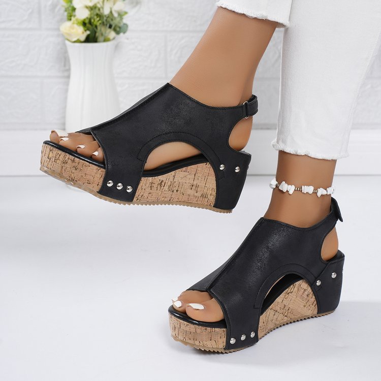 Damen Wedge-Sandalen mit modischen Cut-Outs und dekorativen Akzenten EB