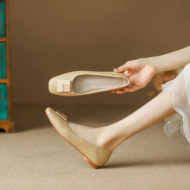 Damen elegante Ballerinas mit modischem Metallakzent EB