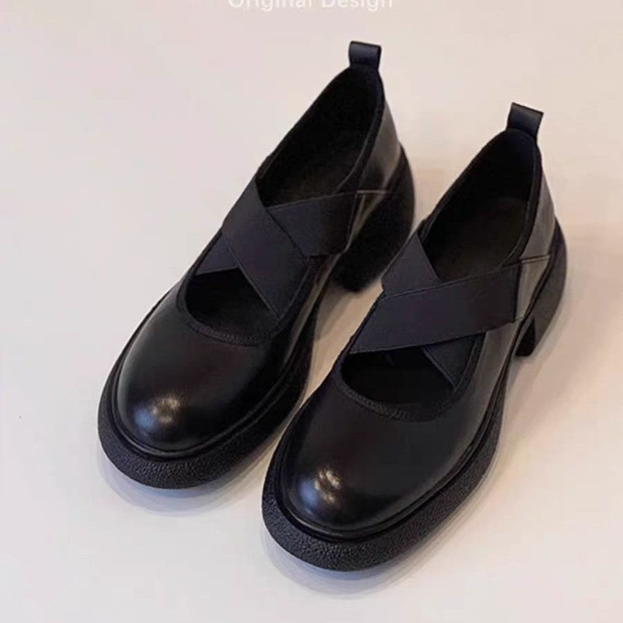 Damen Ballerina mit elastischen Kreuzriemen und modischem Blockabsatz EB