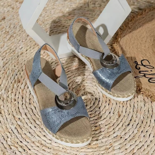 Damen Keil‑Sandalen mit Bast‑Plateau, elastischem Fersenriemen und Zier‑Metallornament EB
