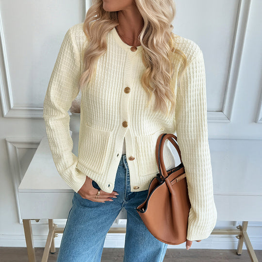 Damen Strukturiertes Feinstrick-Cardigan mit Rundhals, Holzknöpfen und aufgesetzten Taschen EB