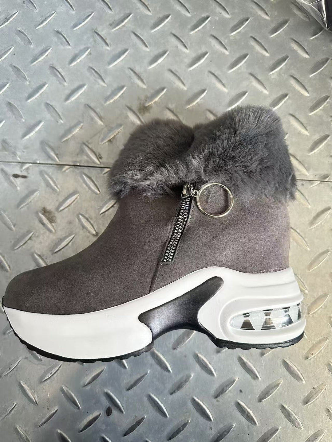 Damen Sneaker-Stiefel mit weichem Kunstfellkragen und trendigem Reißverschluss EB