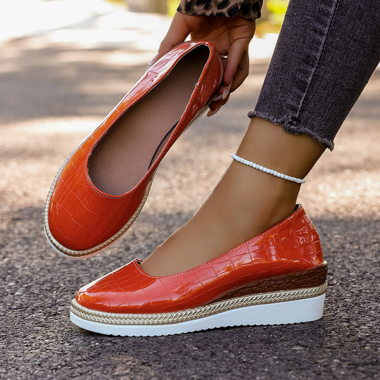Damen Komfortable Slip-On Ballerinas mit glänzendem Krokoprägedesign EB