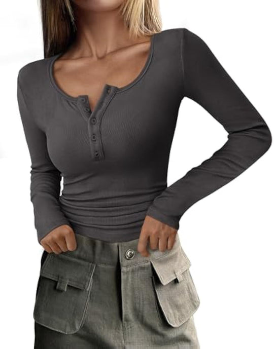 Damen Langärmeliges Rippshirt mit Henley-Knopfleiste und taillierter Passform EB