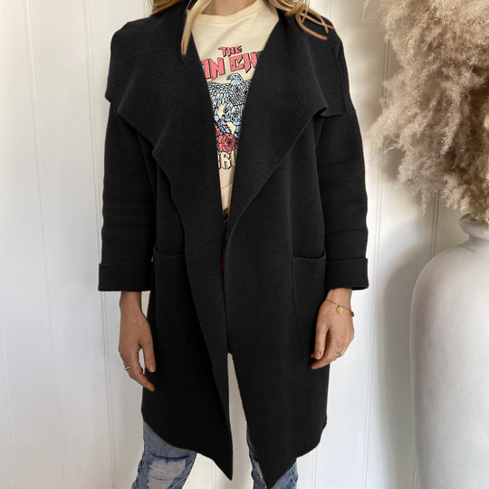 Damen Oversized Strickjacke mit weitem Revers und Taschen EB