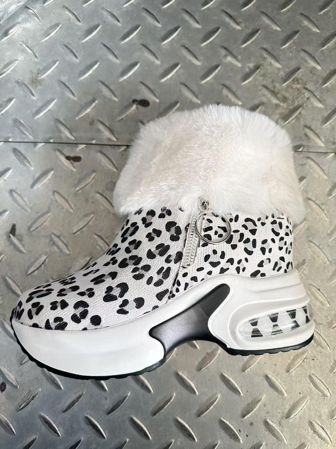Damen Sneaker-Stiefel mit weichem Kunstfellkragen und trendigem Reißverschluss EB