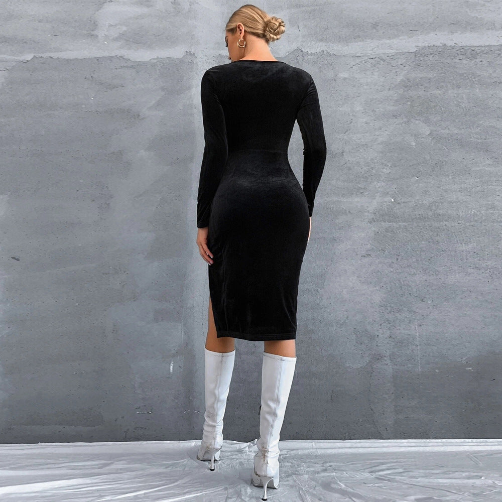 Damen Samt-Midikleid mit quadratischem Ausschnitt, taillierter Raffung und hohem Seitenschlitz Eichborn Berlin