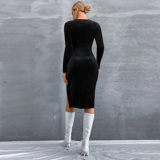 Damen Samt-Midikleid mit quadratischem Ausschnitt, taillierter Raffung und hohem Seitenschlitz Eichborn Berlin