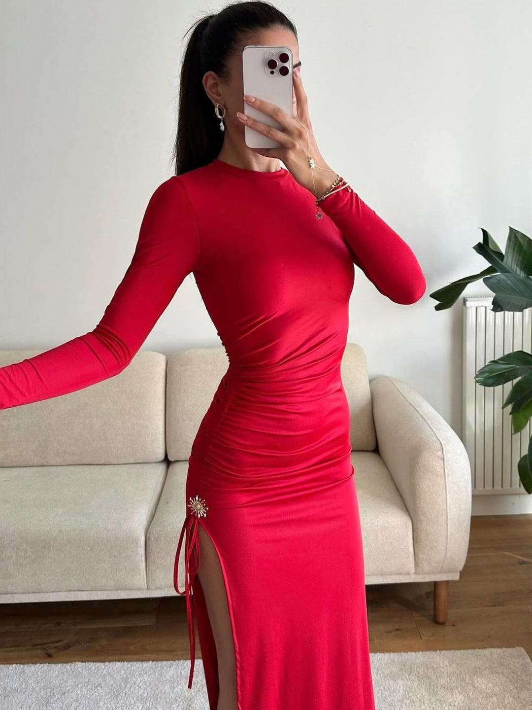 Damen elegantes, figurbetontes Kleid mit Raffungen und hohem Schlitz EB