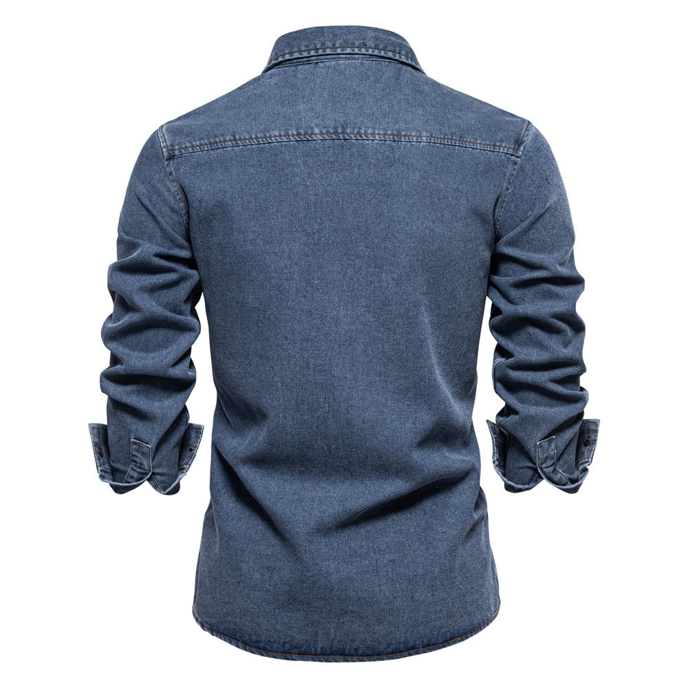 Herren nan tailliertes Jeanshemd mit Kentkragen, aufgesetzten Brusttaschen und Kontraststeppung EB