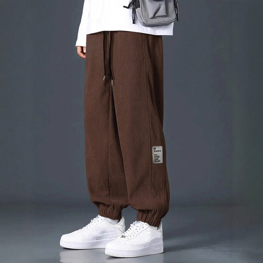 Herren nan Relax-Freizeithose aus feiner Breitkordstruktur mit Tunnelzug und elastischen Knöchelabschlüssen EB