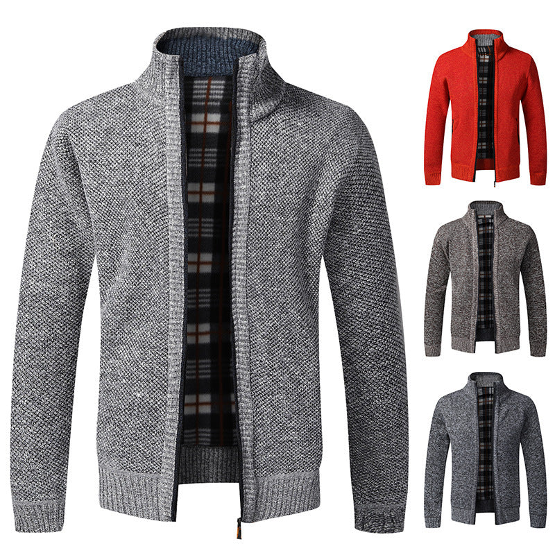 Herren modische Strickjacke mit hochgeschlossenem Kragen und praktischen Taschen EB