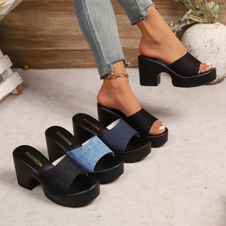 Damen Chunky Plattform-Sandalen mit modischem Design und erhöhtem Blockabsatz EB