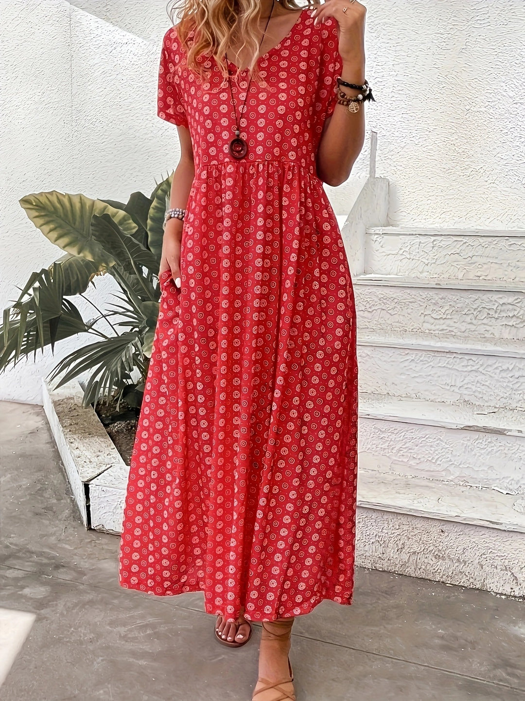 Damen Maxikleid mit floralen Mustern und lässiger Taillierung EB