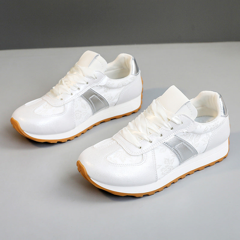 Damen sportliche Sneakers mit glänzenden Akzentdetails und atmungsaktiver Obermaterialstruktur EB