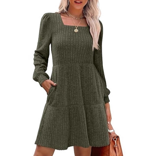 Damen Gestricktes A‑Linien‑Minikleid mit quadratischem Ausschnitt, Stufenrock und Eingrifftaschen EB