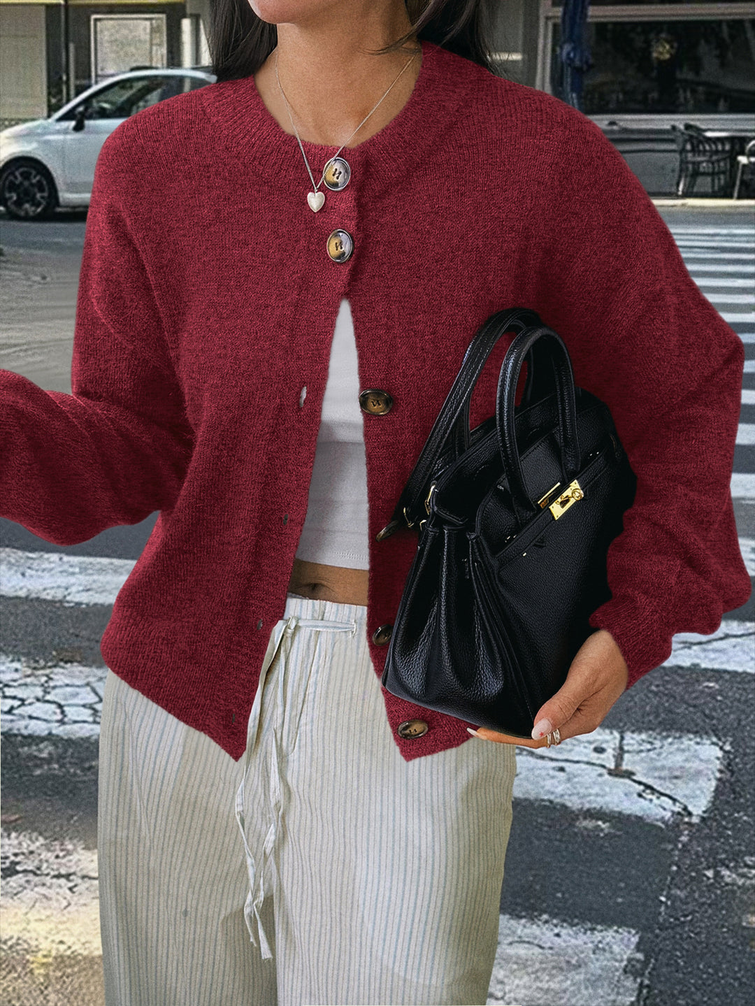 Damen nan kuscheliger Oversize-Strickcardigan mit Hornknopf-Leiste und Rundhalsausschnitt EB