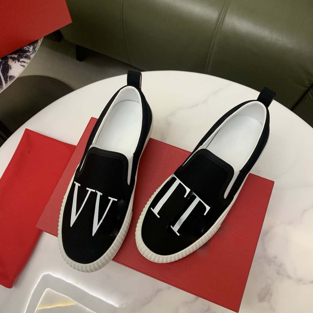 Damen Slip-On Sneakers mit modischem Logo-Design EB