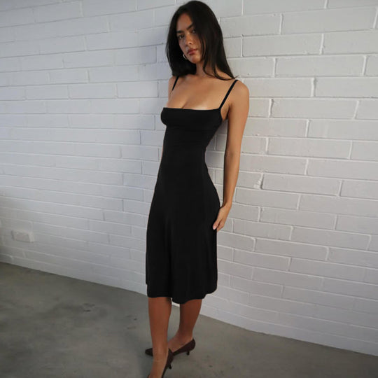 Damen Elegantes Maxikleid mit Spaghettiträgern und figurbetontem Schnitt EB