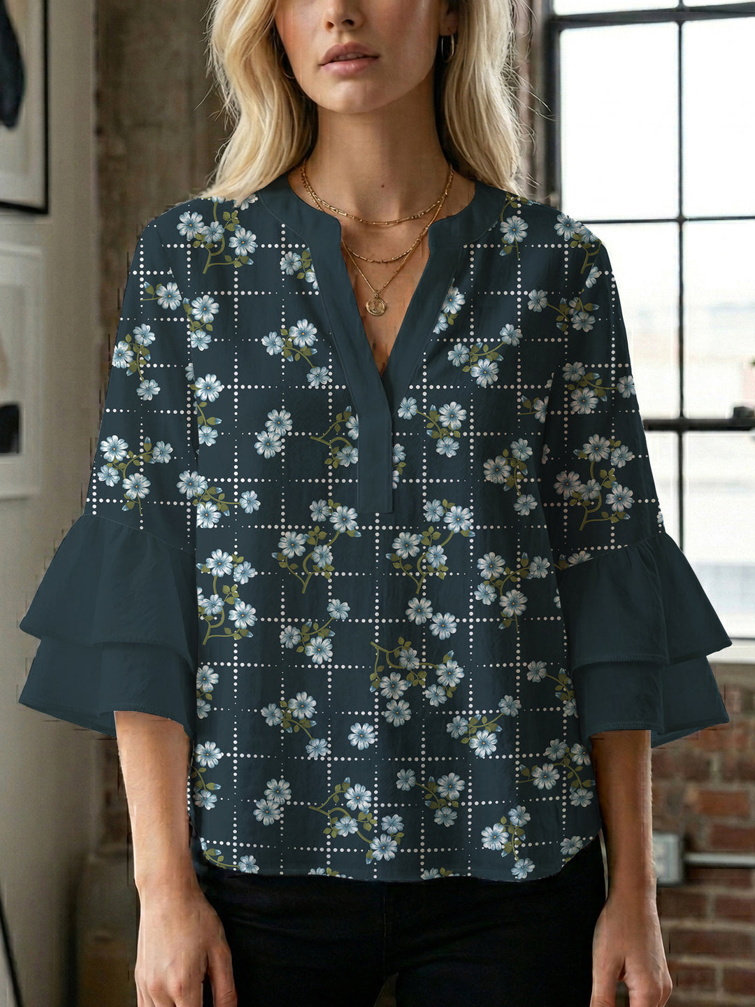 Damen Bluse mit voluminösen Ärmeln und floralem Design EB