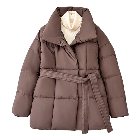 Damen modische wattierte Jacke mit Gürtel und hochschließendem Kragen EB