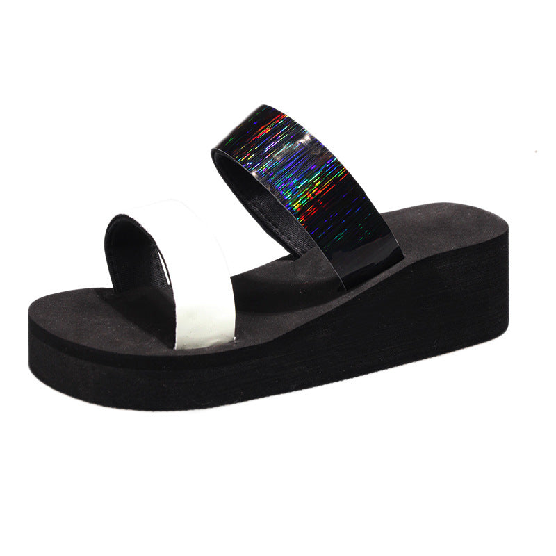 Damen Riemensandalen mit glänzenden Akzenten und komfortablem Plateau EB