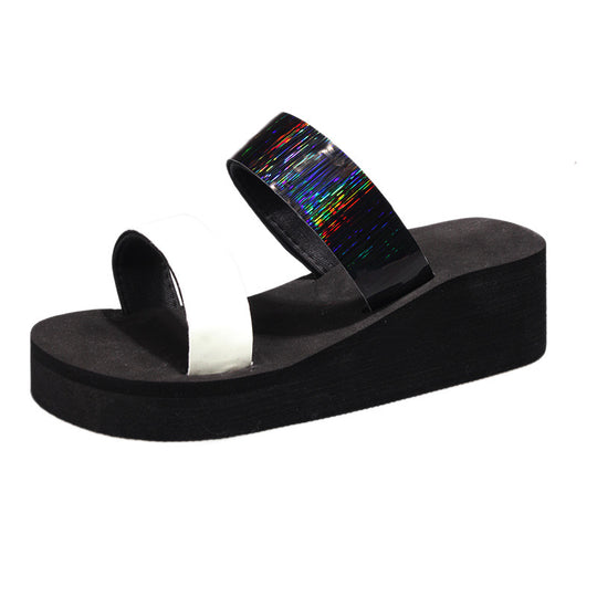 Damen Riemensandalen mit glänzenden Akzenten und komfortablem Plateau EB