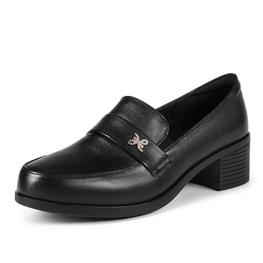 Damen Elegante und komfortable Mokassins mit modischem Schmuckdetail EB