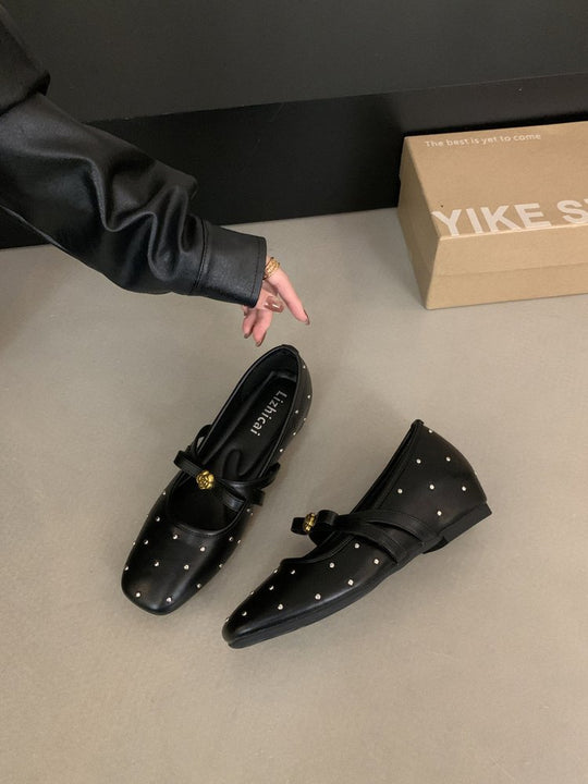 Damen Ballerina-Pumps mit modischem Riemchen und eleganter Lackspitze EB