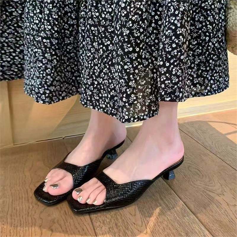 Damen elegante Mules mit offenen Zehen und feinem Absatz EB