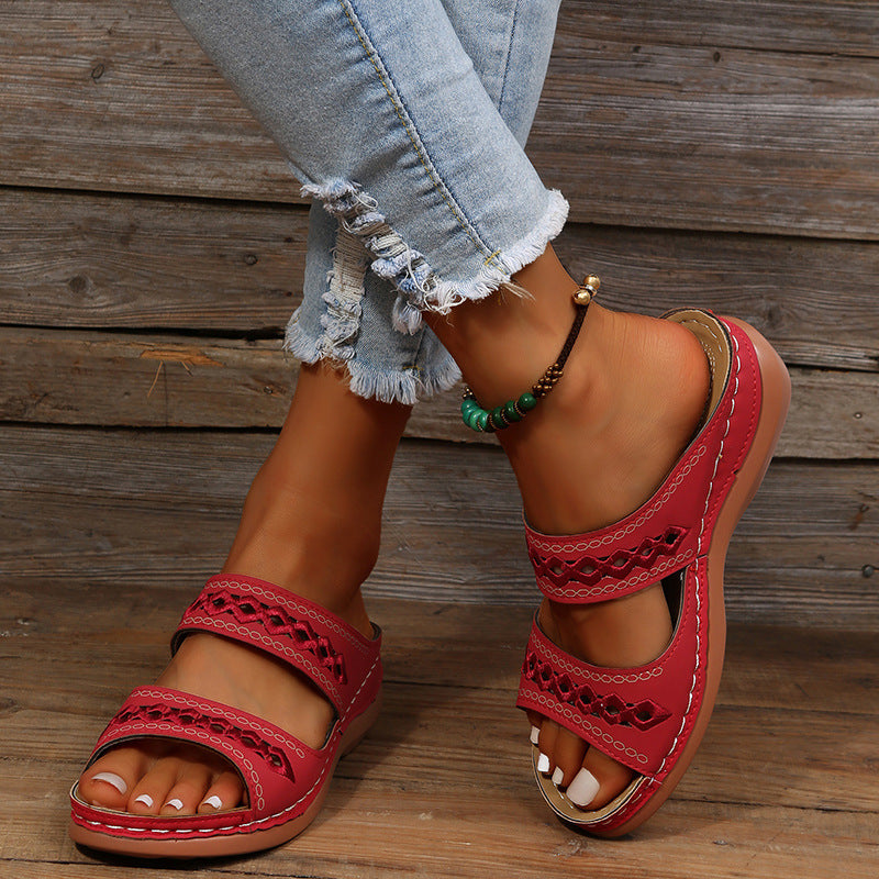 Damen Komfort-Sandalen mit doppeltem Riemen, Stickerei und gepolstertem Fußbett EB