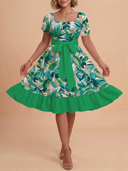 Damen Kleid mit tailliertem Schnitt und verspieltem Blumenmuster EB