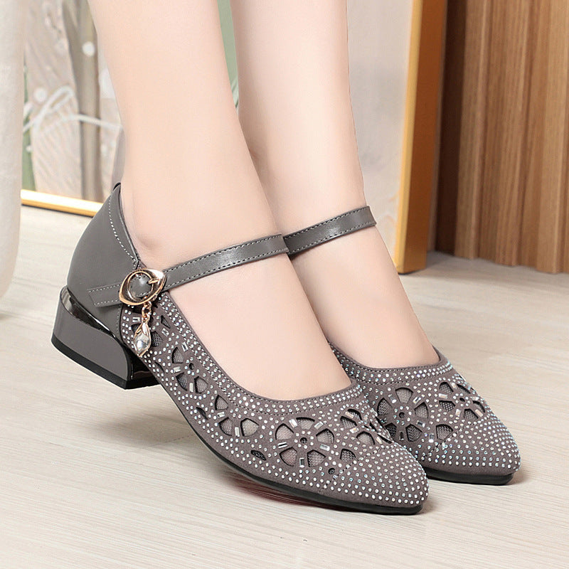 Damen Ballerinas mit filigranem Blumenmuster und verstellbarem Riemen EB