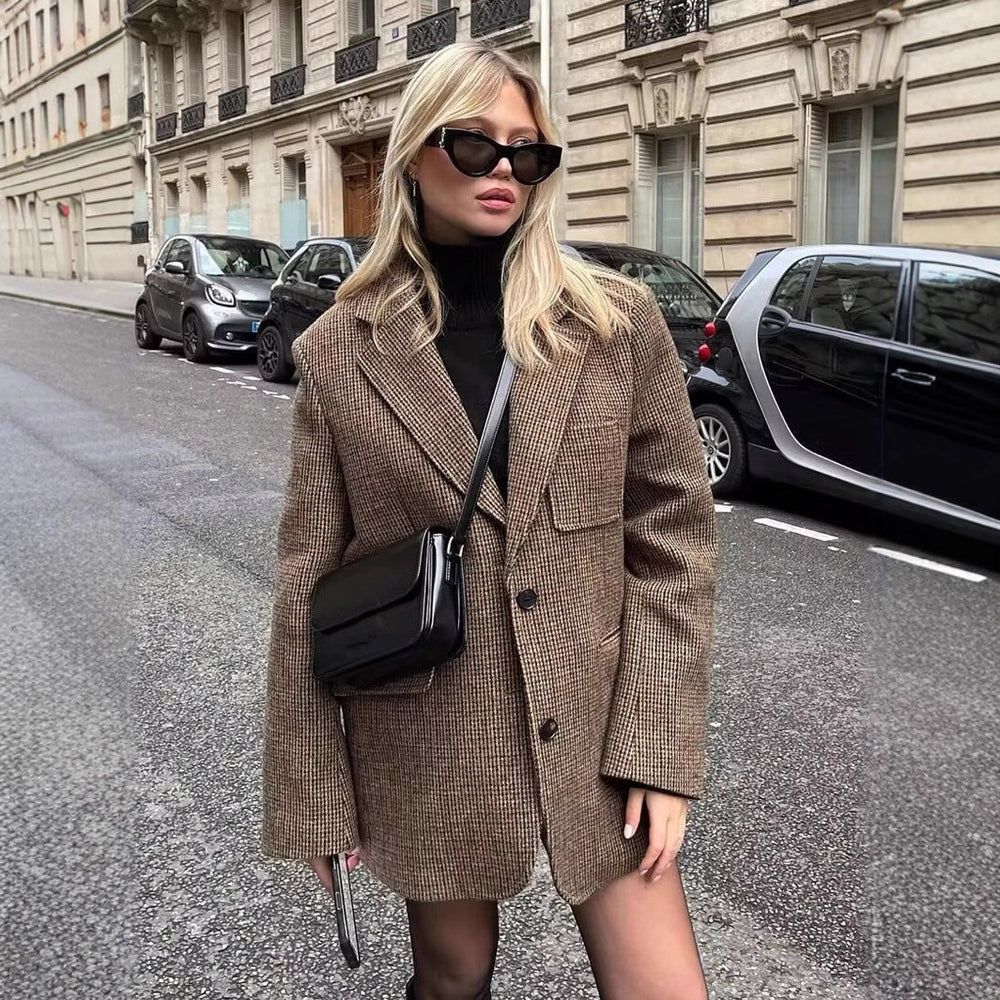 Damen elegante Karoblazer mit modernem Schnitt und praktischen Taschen EB